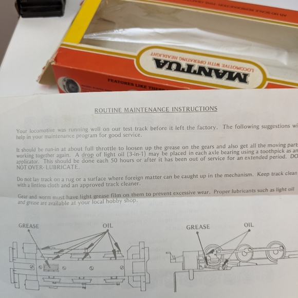 MANTUA New York Central 1650 Locomotive w Operating Headlight Engine 411-22 , HO - Picture 12 of 16